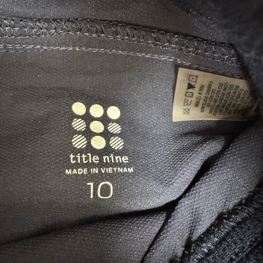 Title Nine Navy Blue Activewear Pants